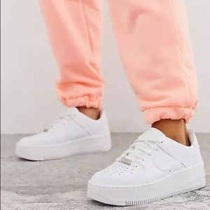 Nike Platform Air Force 1 Sage Low Size 8